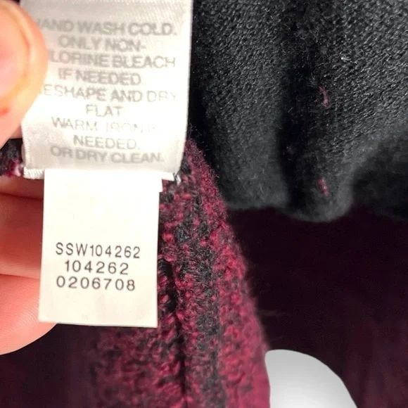 Textured Floral Sweater Cardigan - Picture 8 of 11